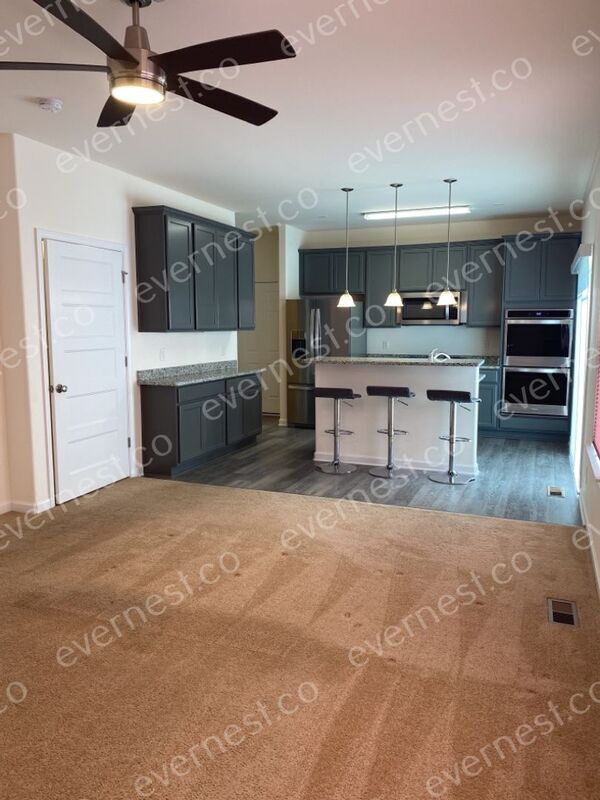 Foto del edificio - 102 Ridgeway St