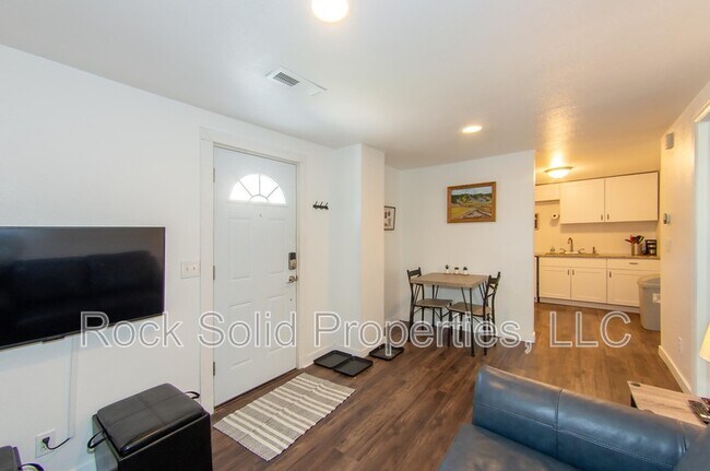 Foto del edificio - 516 E 6th St