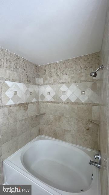 Foto del edificio - 13901 King Gregory Wy