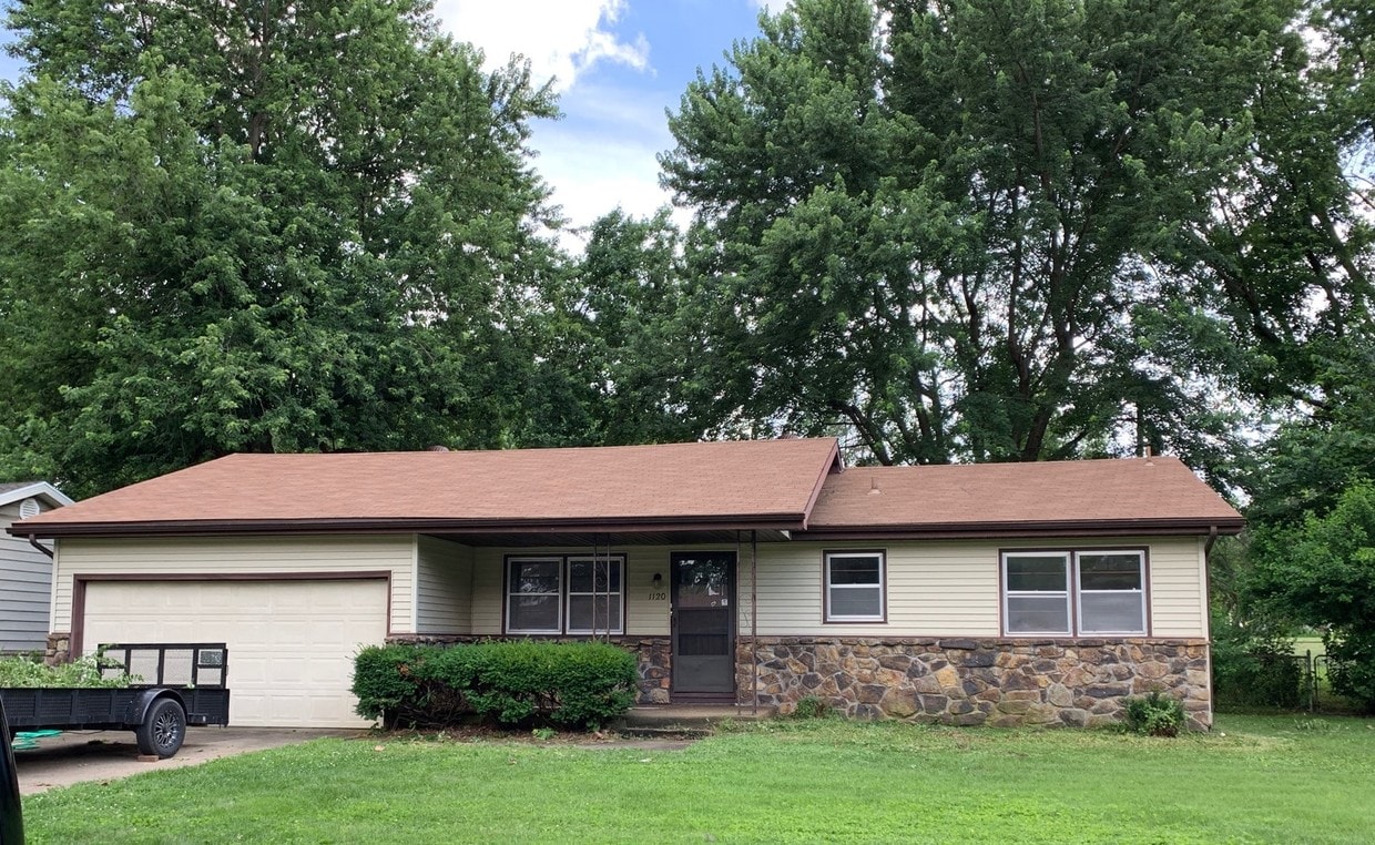 1120 W Morningside St, Springfield, MO 65807 House Rental in