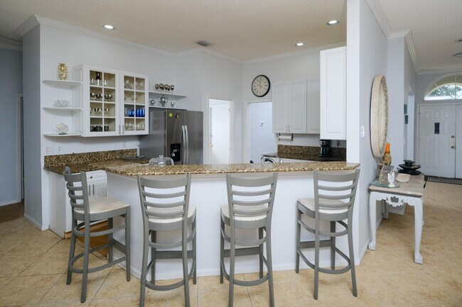 Foto del edificio - 12795 Kingsway Rd