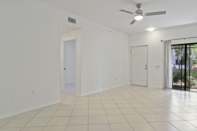 Building Photo - 2801 Sarento Pl