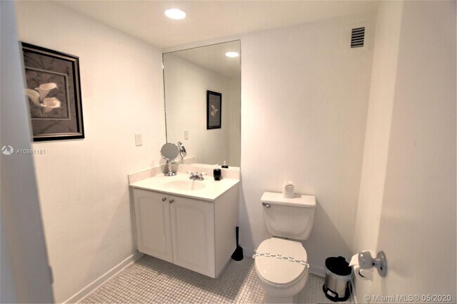 Foto del edificio - 3801 S Ocean Dr  4L Hollywood Fl 33019