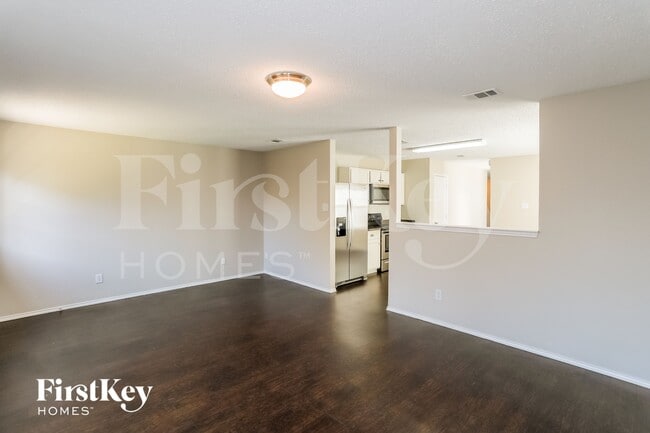 Foto del edificio - 5705 Addington Dr