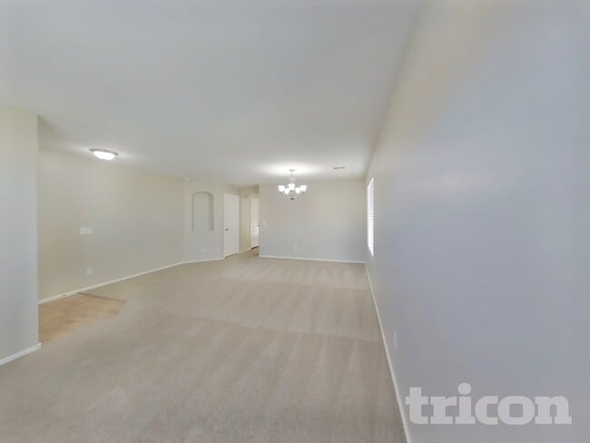 Building Photo - 1275 E Shari St