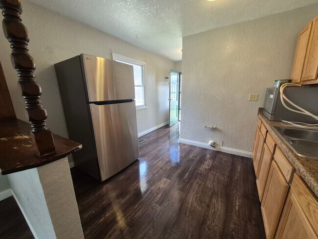 Building Photo - Cozy Ranch Home