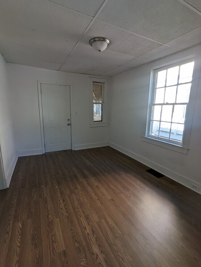 Foto del edificio - 1446 N Main St