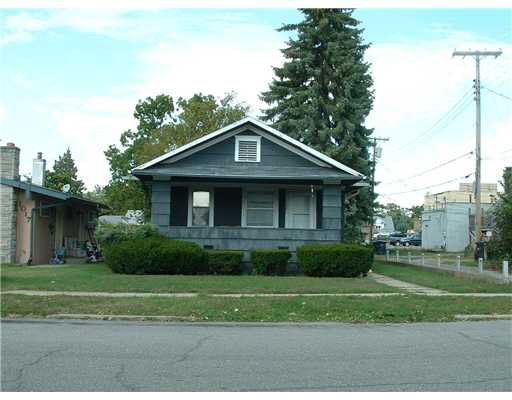 Primary Photo - 1021 E Dubail Ave