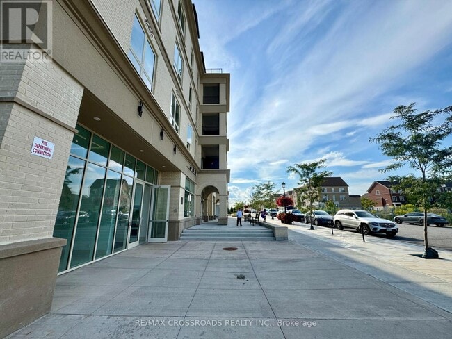 Building Photo - 101-101 Cathedral High St