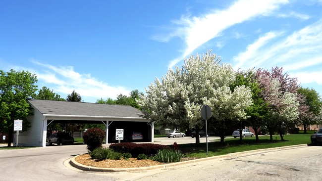 Building Photo - Briarwood Apartments of DeKalb