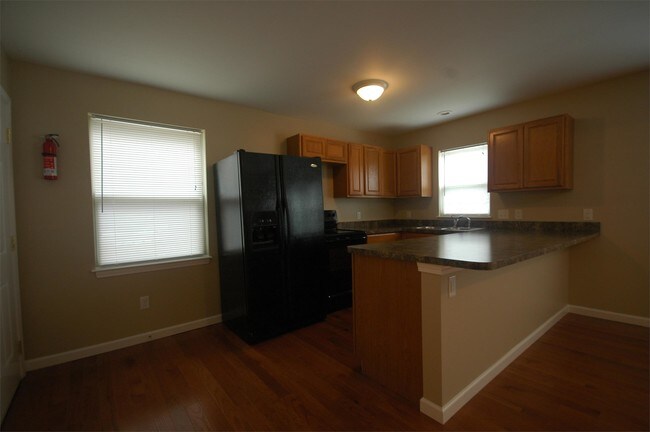 Building Photo - 11 S Summit St