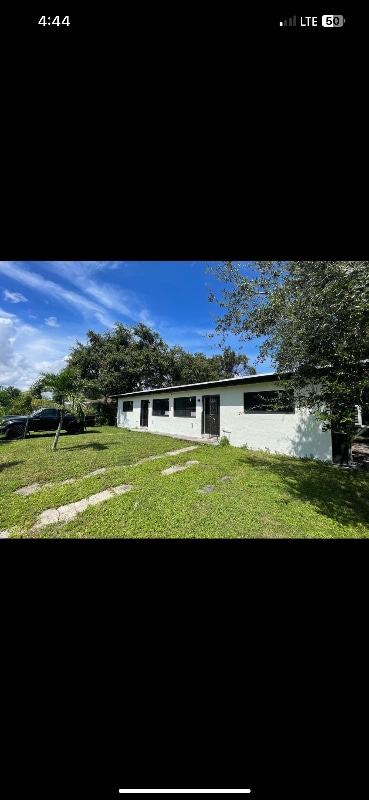 Foto del edificio - 1801 NW 93rd Terrace