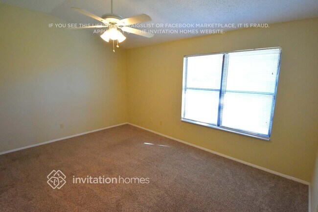 Foto del edificio - 8005 Weather Vane Dr