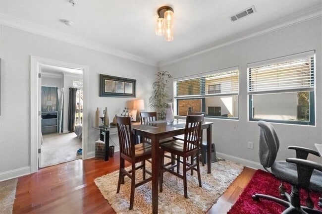 Foto del edificio - 2230 Cheshire Bridge Rd NE