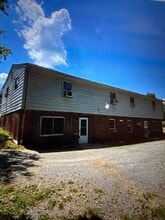 Building Photo - 1057 Ross Rd