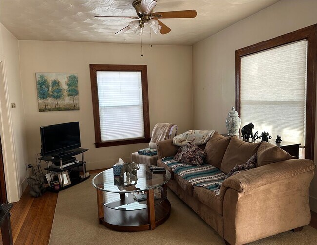 Foto del edificio - 1878 Ridge Rd