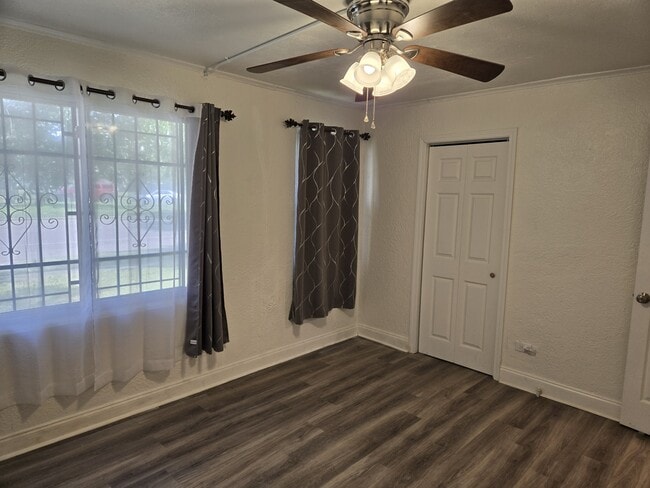 Photo - 2175 N Broad St House