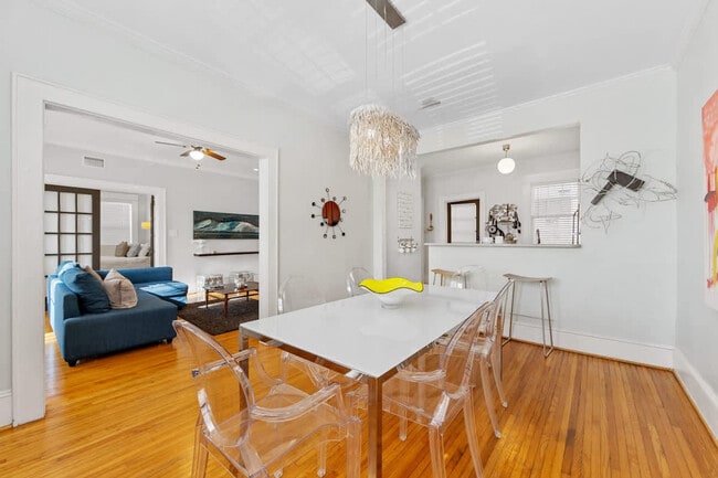 Building Photo - 800 Magnolia Ave