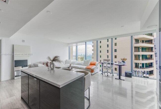 Building Photo - 1451 Brickell Ave