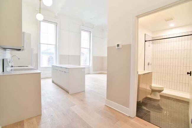 Building Photo - 30 W Broad St