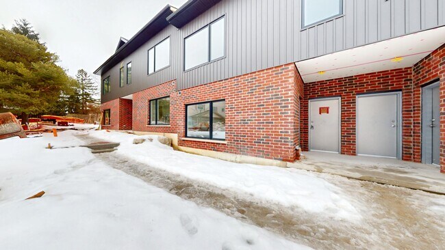 Photo du bâtiment - BEAUTIFUL 2 BEDROOM 2 BATH APARTMENT FOR JUNE IN SOUTH LONDON
