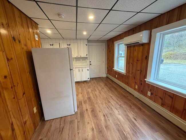 Building Photo - 11 Pearl Ln