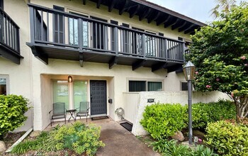 Building Photo - 3241 Loma Riviera Dr