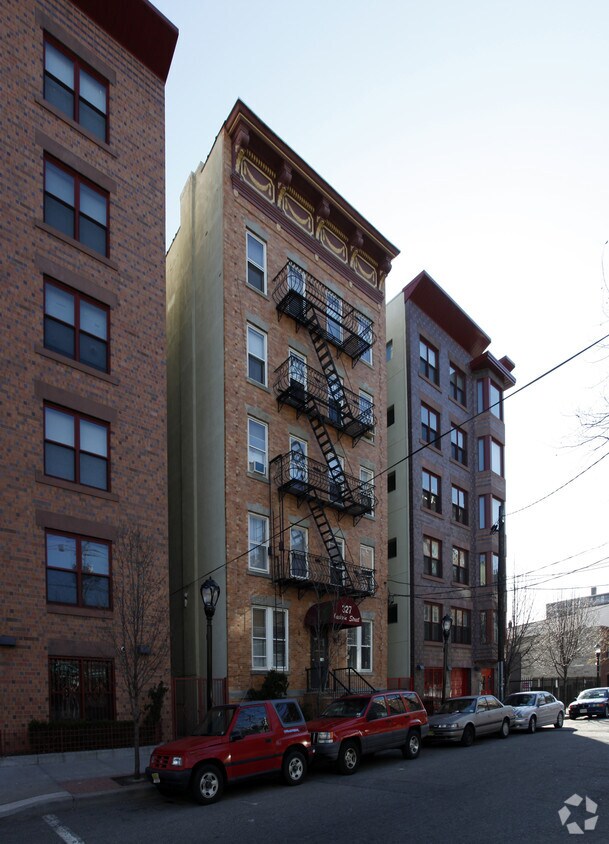 Building Photo - 327 Jackson
