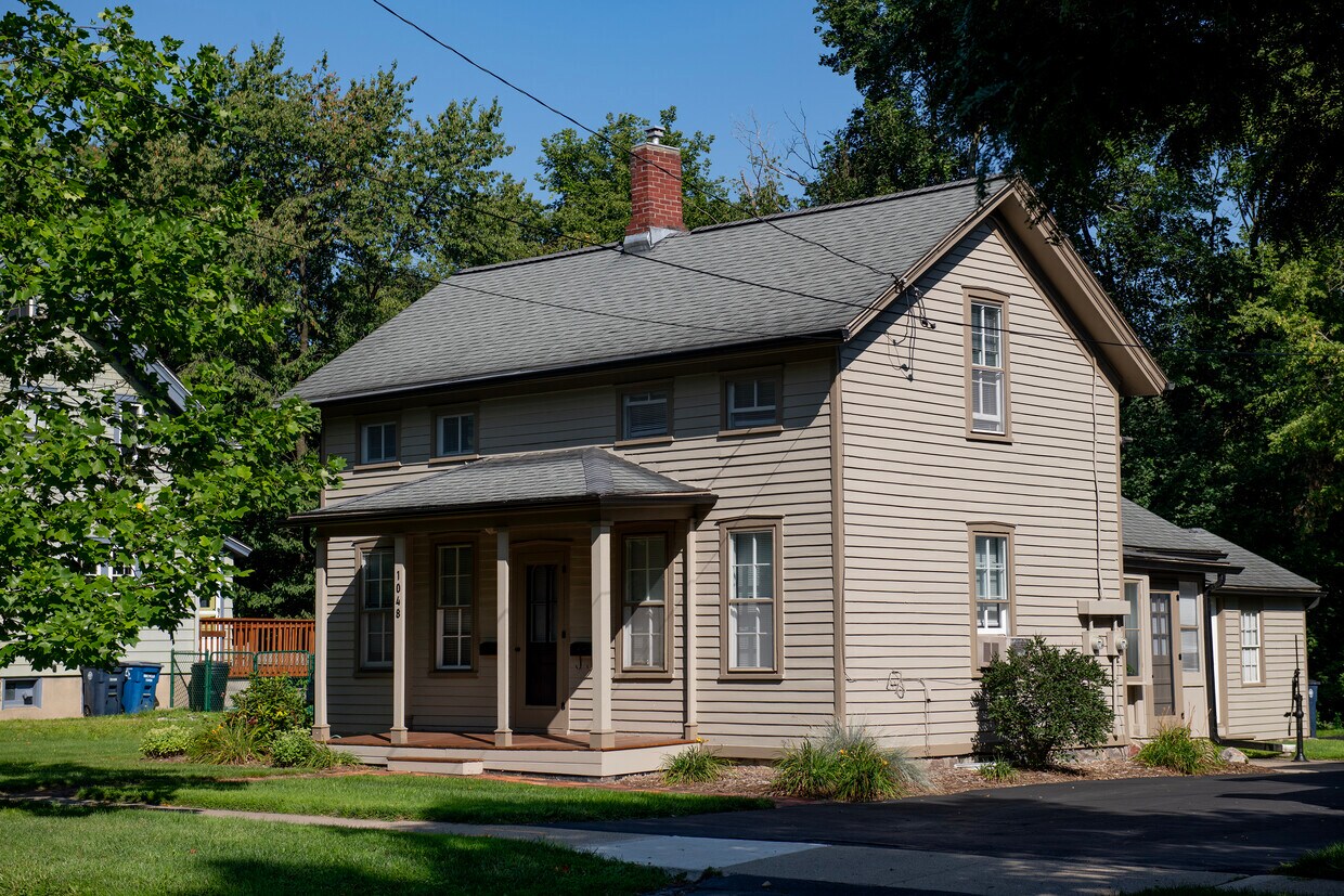 Foto principal - 1048 W Liberty St