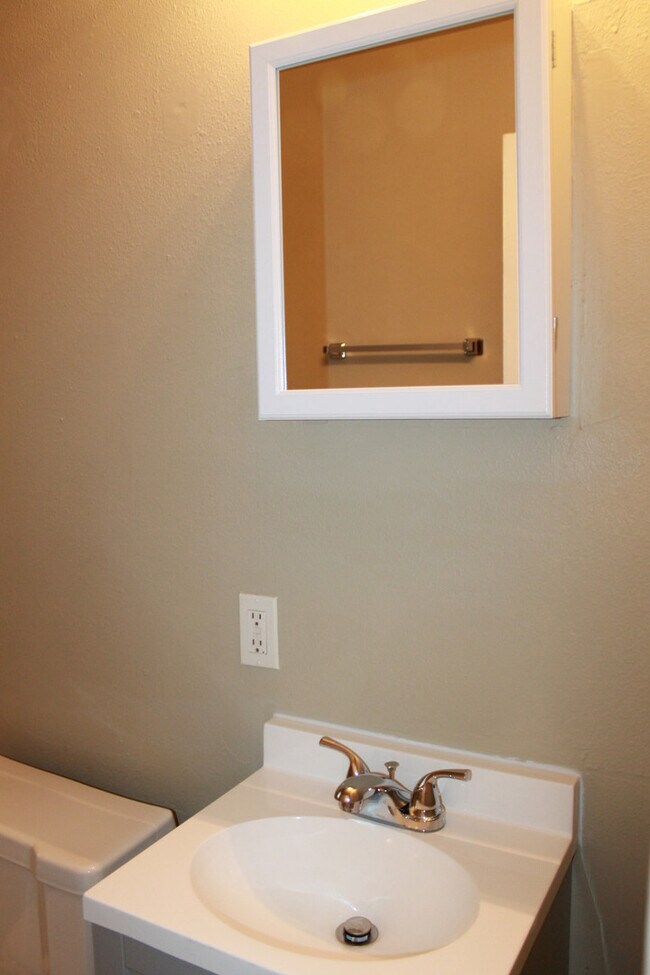 Foto del edificio - 3 Bed at $825.00