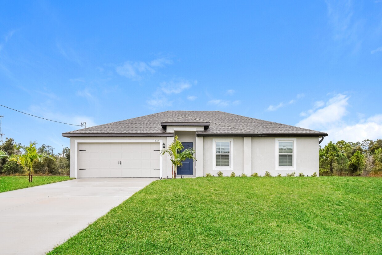 Foto principal - 879 Youngreen Dr