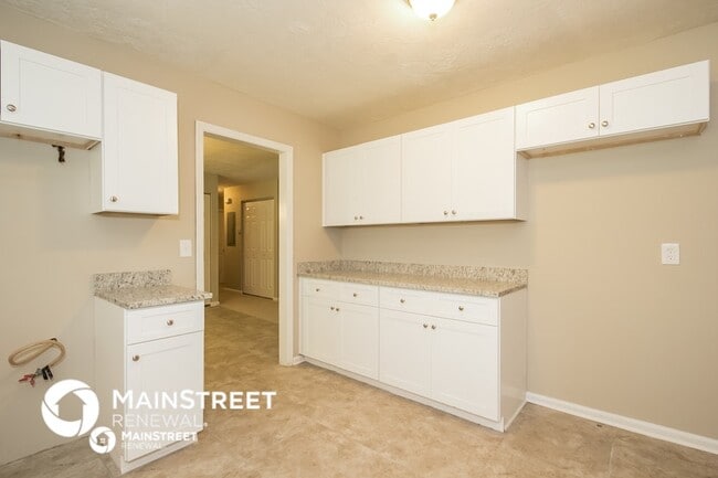 Building Photo - 6207 Newberry Ln