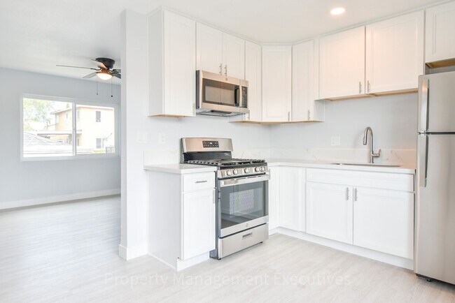 Foto del edificio - Remodeled 2 Bedroom, 1 Bath Apartment