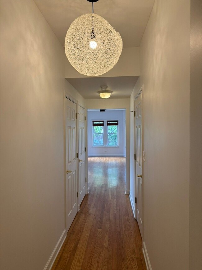 Foto del edificio - 4845 N Wolcott Ave