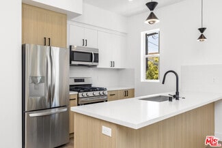 Building Photo - 5050 Cleon Ave