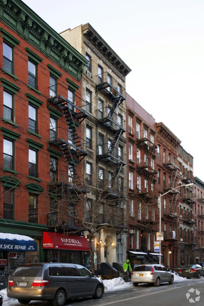 Foto del edificio - 348 E 9th St