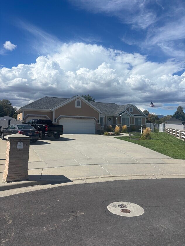 Foto principal - 3882 W Millford Cv