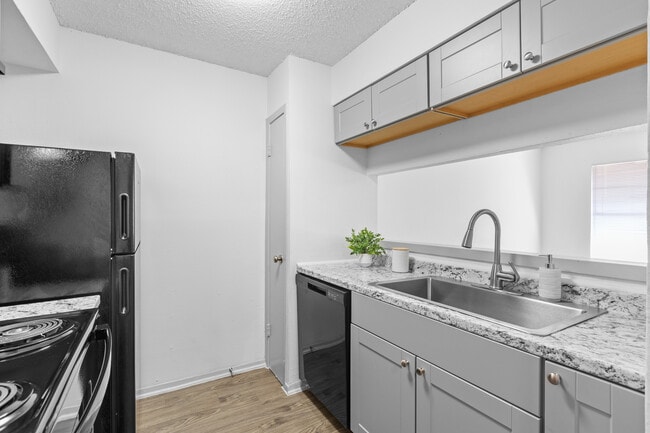 Building Photo - Calypso Apartments