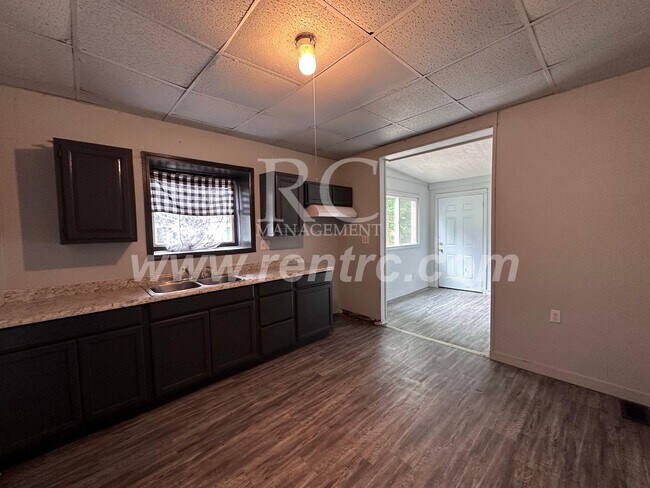 Building Photo - 106 Wisconsin-