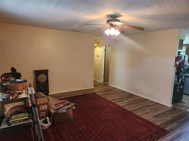 Building Photo - 601 Thelma Dr