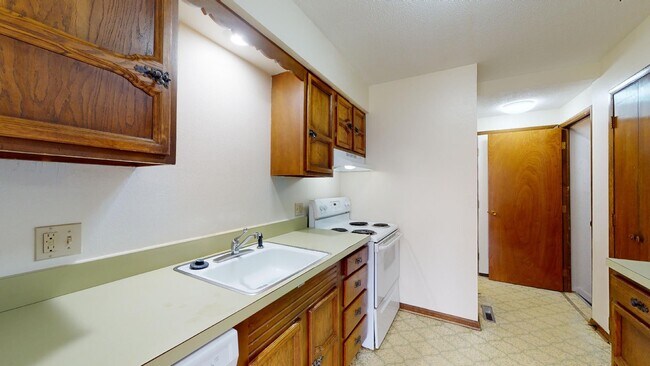 Foto del edificio - AVAILABLE NOW!  North Ames Townhome