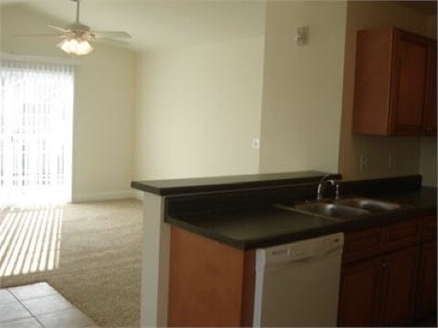 Foto del edificio - 1120 Black Diamond Dr