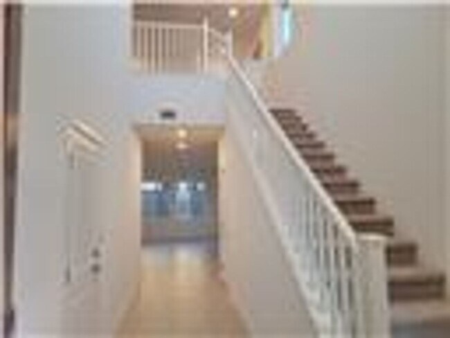 Foto del edificio - 2724 Sweeping Palm Rd