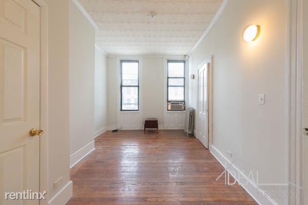 Building Photo - 155 Cornelia St