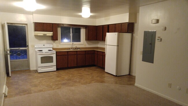 Foto del edificio - 6115 Brooklyn Rd