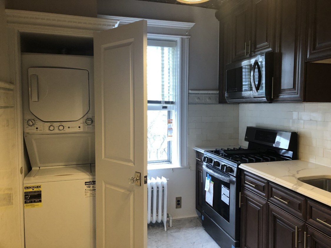 Primary Photo - 457 Ovington Ave