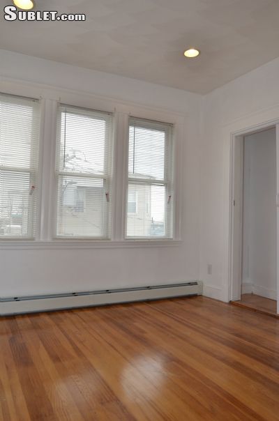 Building Photo - 90 Highland St