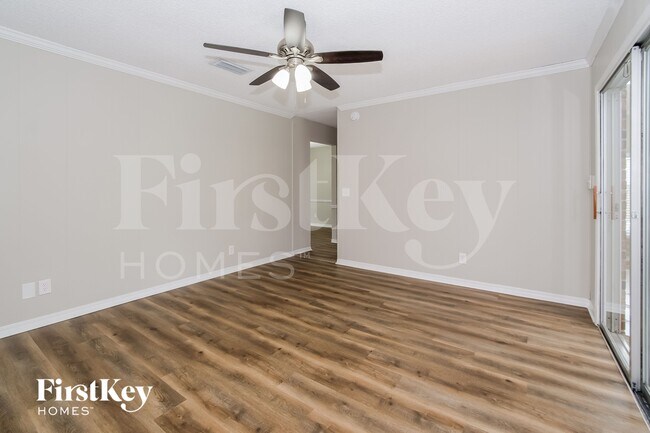 Foto del edificio - 156 Foxridge Rd