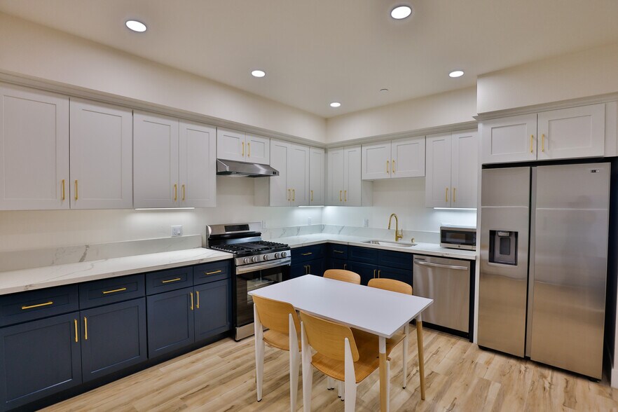 Phoenix Apartments (Brand New)