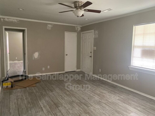 Building Photo - 1126 Mt Batten Dr